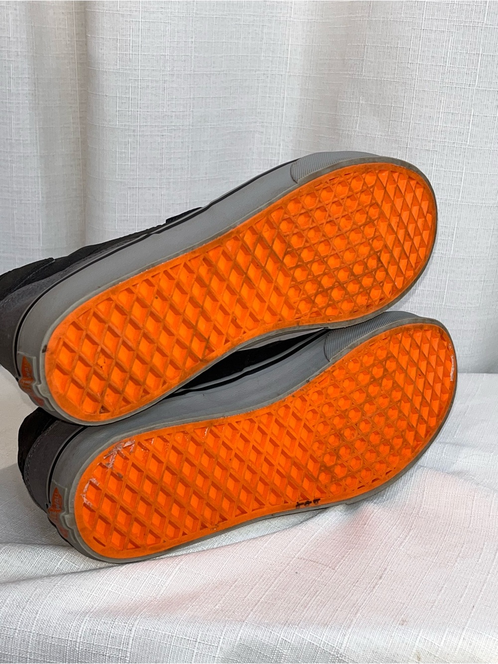 Vans Youth 7 Black Gray Mid Top Sneakers Orange Laces Women’s 8.5 Skate Shoes - Picture 8 of 8